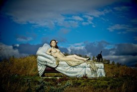 Image of Seward Johnson's 'Confrontational Vulnerability'