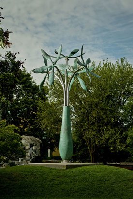 Image of James Surls's 'Standing Vase with Five Flowers'