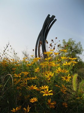 Image of Bernar Venet's '81.5˚ Arc x 8 (Vertical Arcs)'